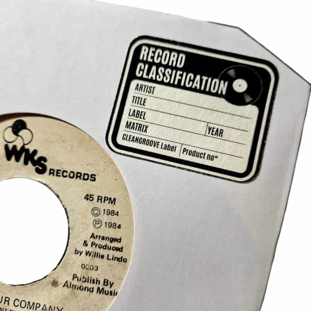 419303274_980734960421632_1337389538957319171_n-Photoroom Etiquettes pour vinyles