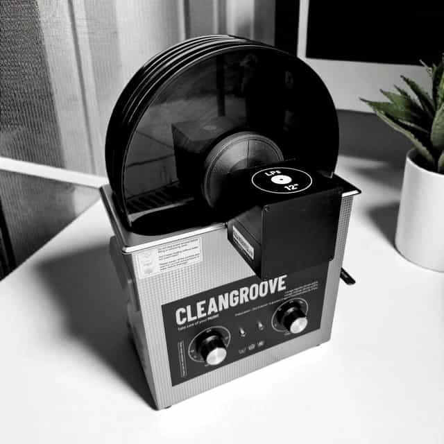 WhatsApp Image 2025-10-21 à 11.15.35_ec398caa Cleangroove V3 – Kit complet nettoyeur vinyle ultrason professionnel ( Bac Ultrason SonicGroove Inclus)