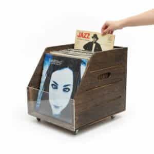 WhatsApp Image 2026-04-30 at 15.13.28 (1) (Mise en scène du produit) (1) OFFRE LANCEMENT 🚨 Caisse vinyle 33 tours – rangement vinyles bois design | GROOVEBOX LP v2